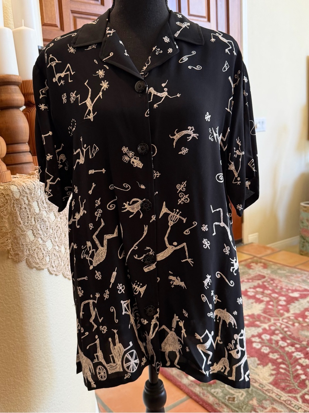 Black Short-Sleeve Button-Up Blouse with Cream Folk Print